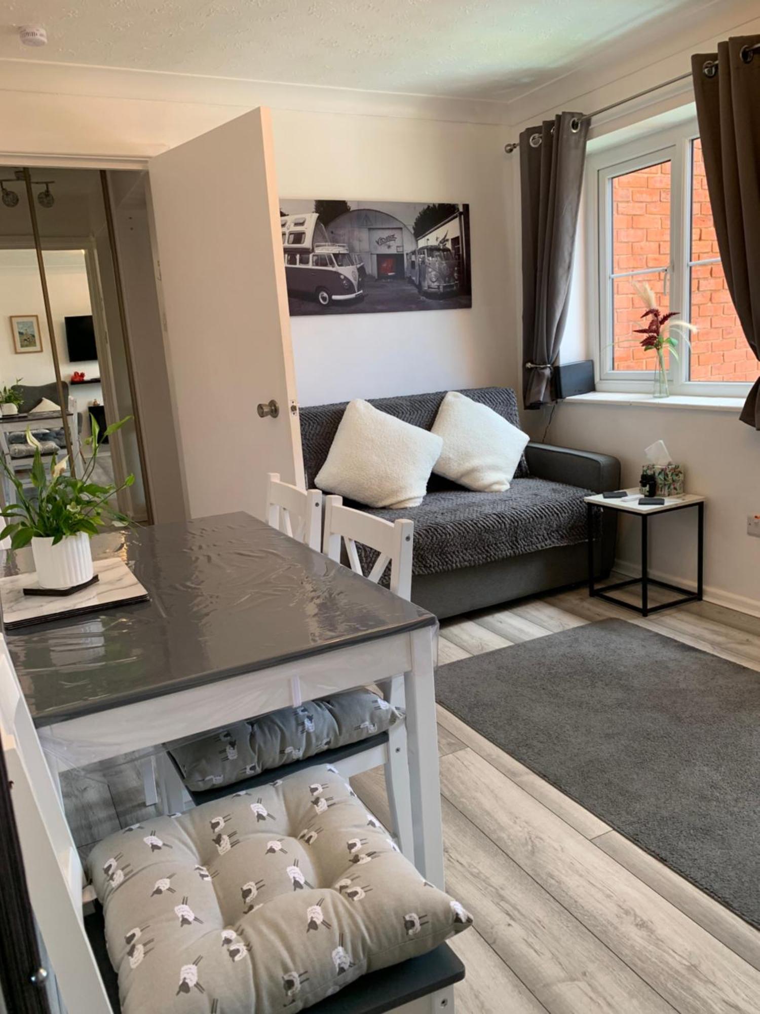 Town Centre Apartment 莫尔德 外观 照片